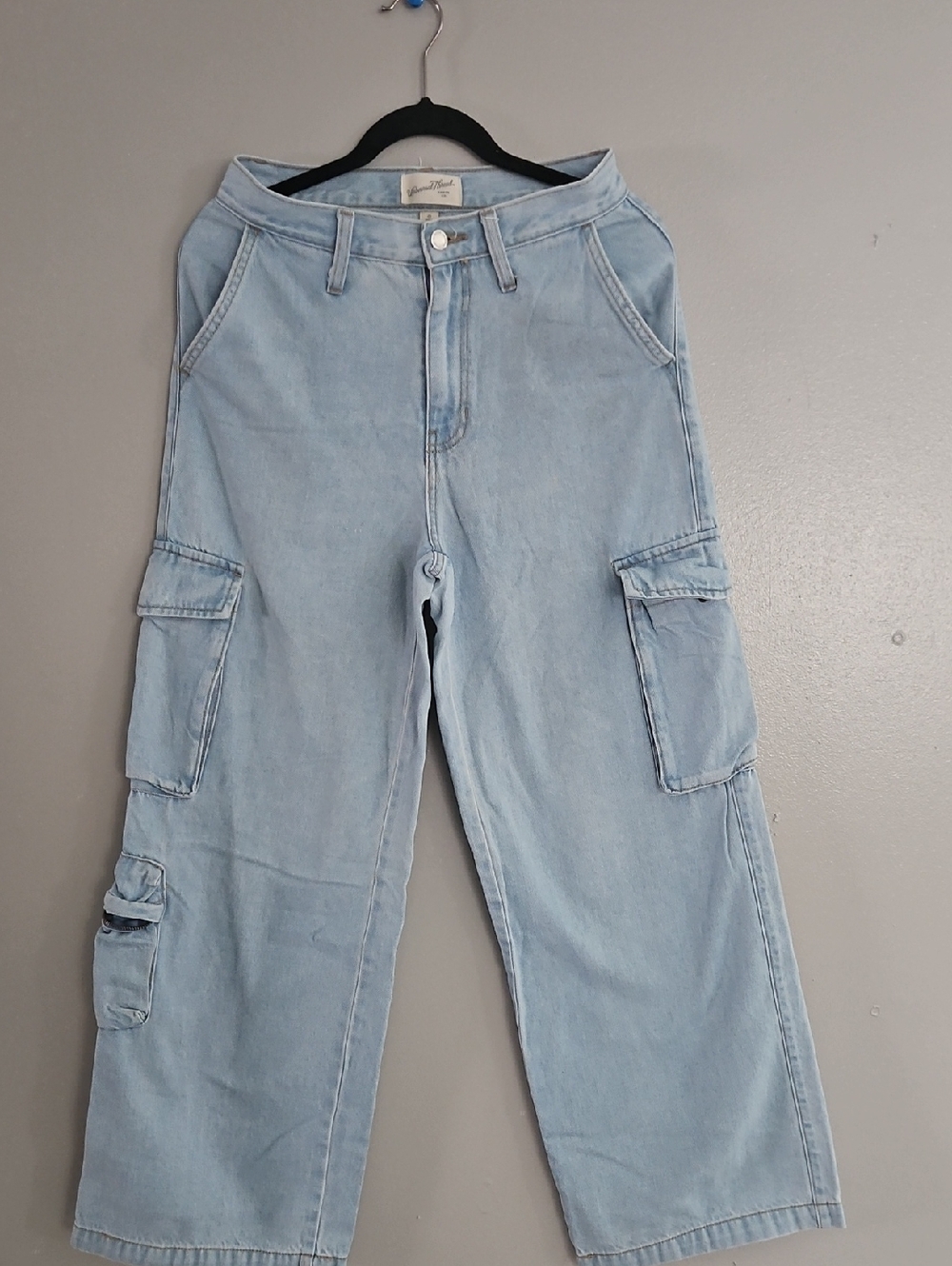 Universal Thread Light Blue Wide-Leg Cargo Jeans